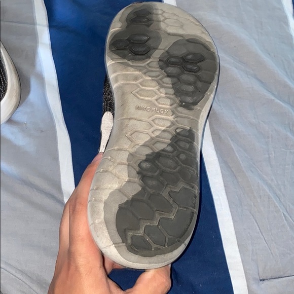 Nike Fury Running Shoes - Picture 4 of 7